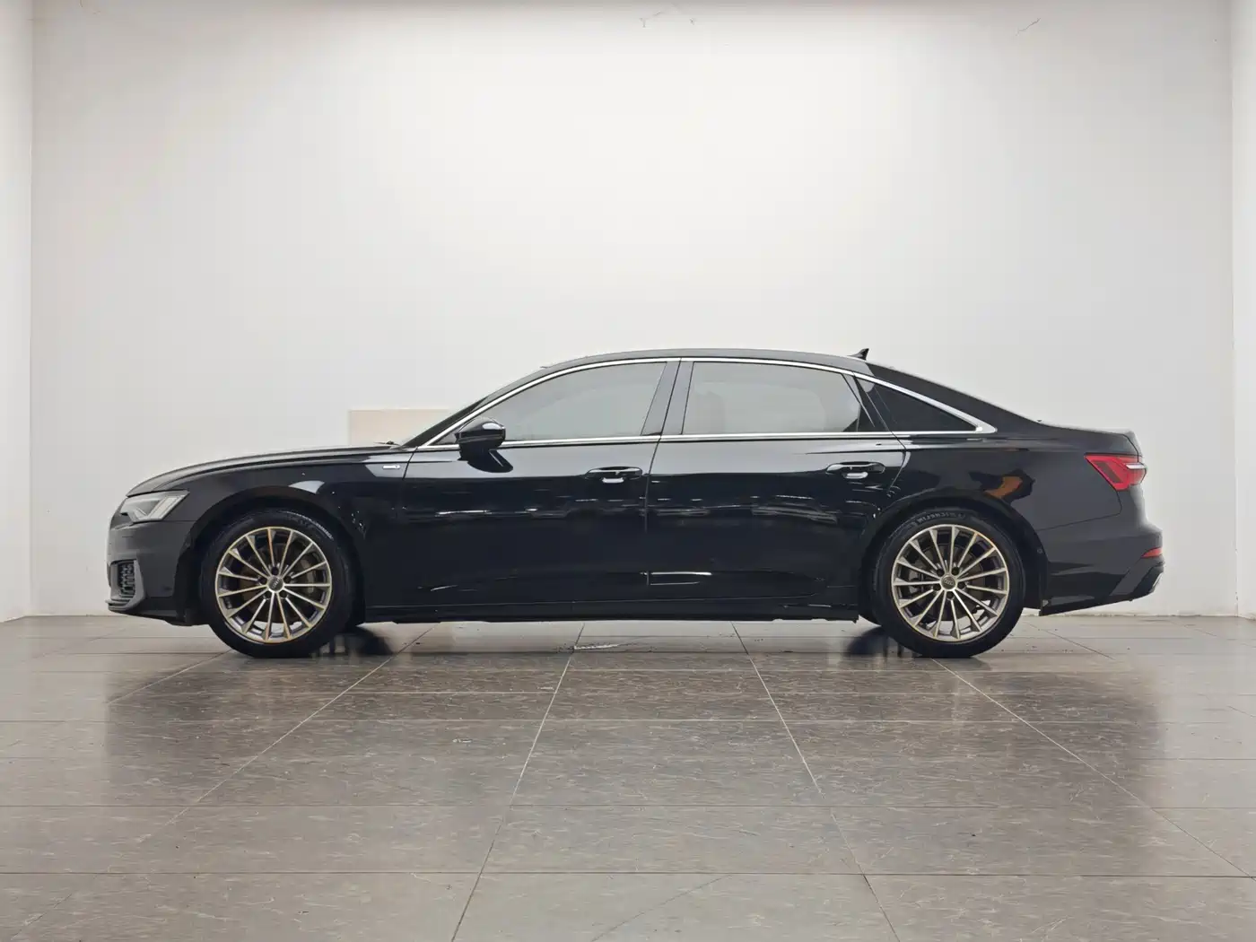 Audi A6L 2020 40 TFSI Luxury Dynamic фото 11