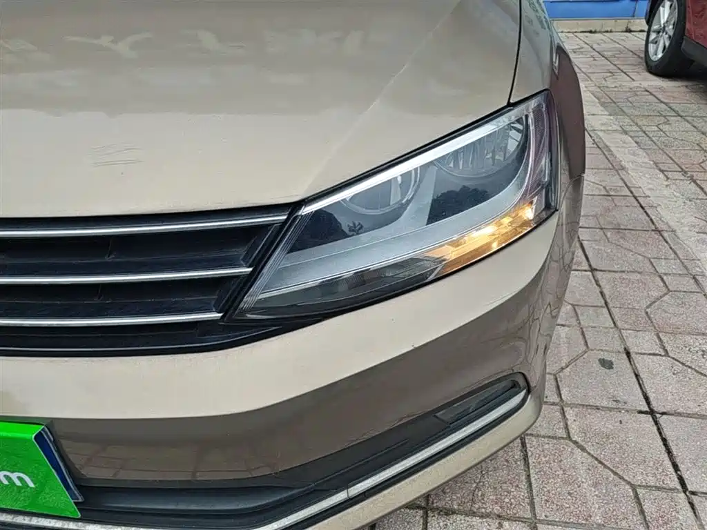 Volkswagen Sagitar 2015 1.6L Manual Comfort фото 23