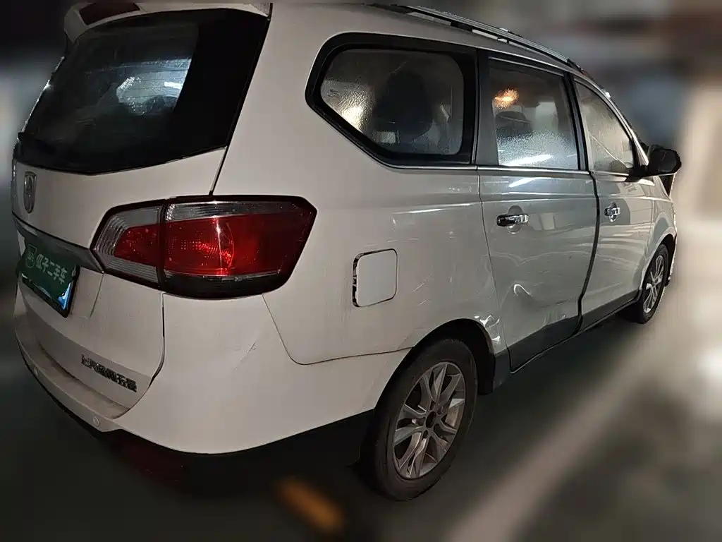Фото 6 - Baojun 730