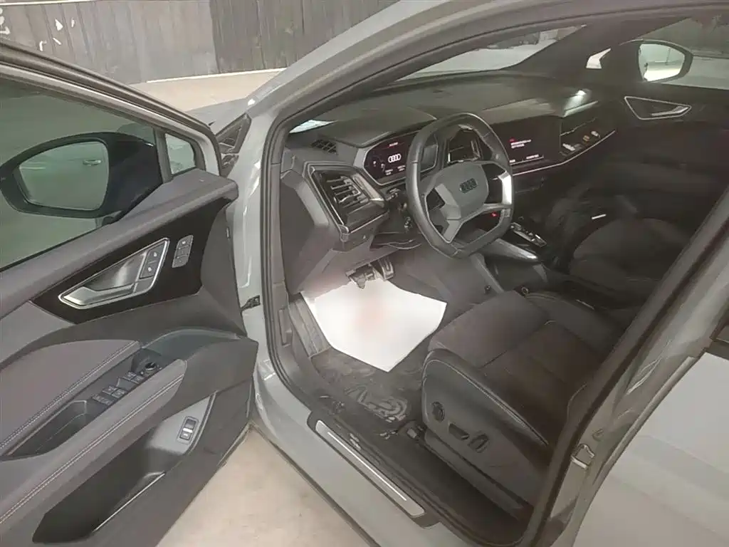 Audi Q4 e-tron 2023 40 e-tron Innovation Edition фото 16