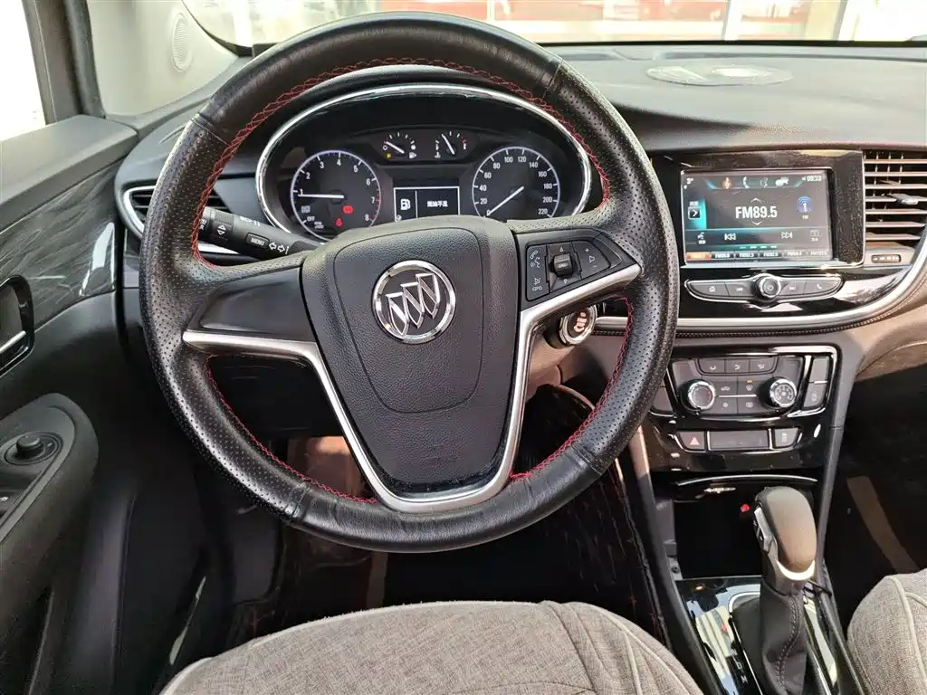 Buick Encore 2018 18T Automatic 2WD Urban Leading фото 3