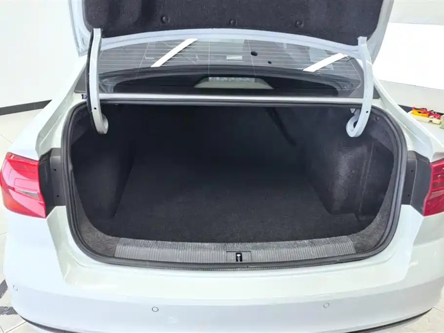 Volkswagen Bora 2019 Facelift 1.5L Automatic Fashion China V фото 4