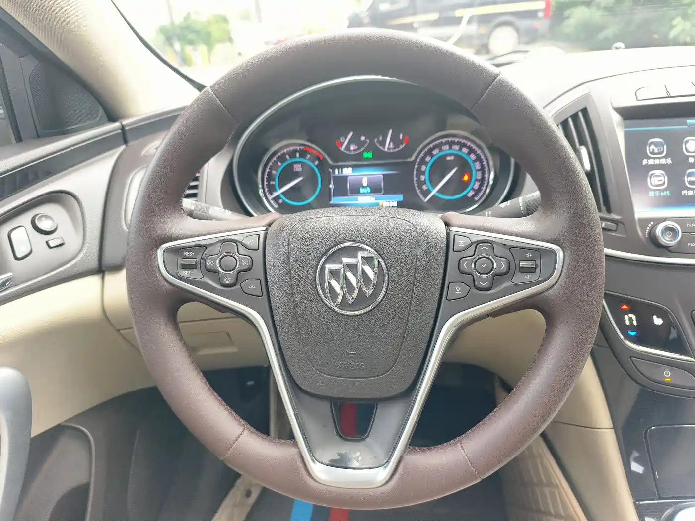 Buick Regal 2015 2.0L Elite Fashion Model фото 10