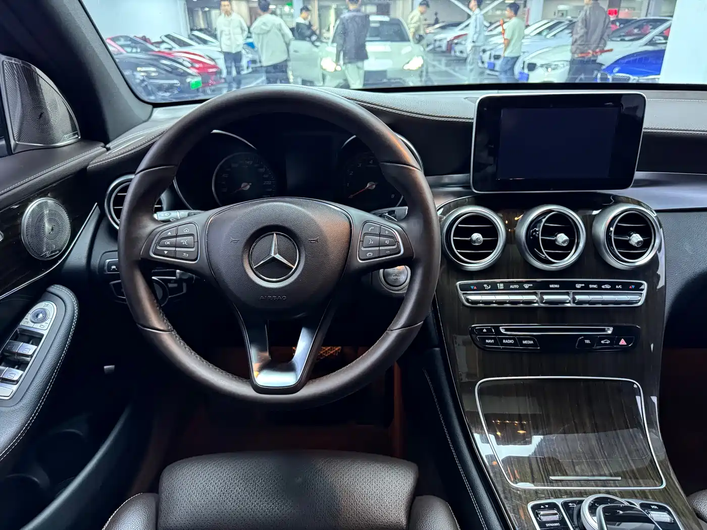Mercedes-Benz GLC 2018 GLC 260 4MATIC Luxury фото 11