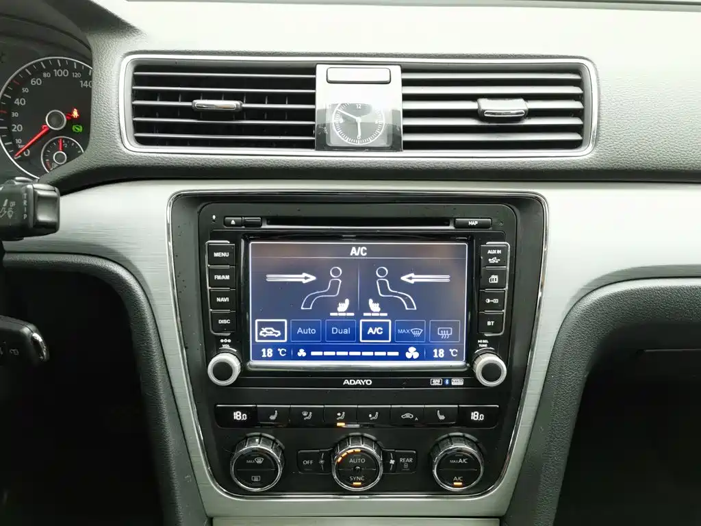 Фото 12 - Volkswagen Passat