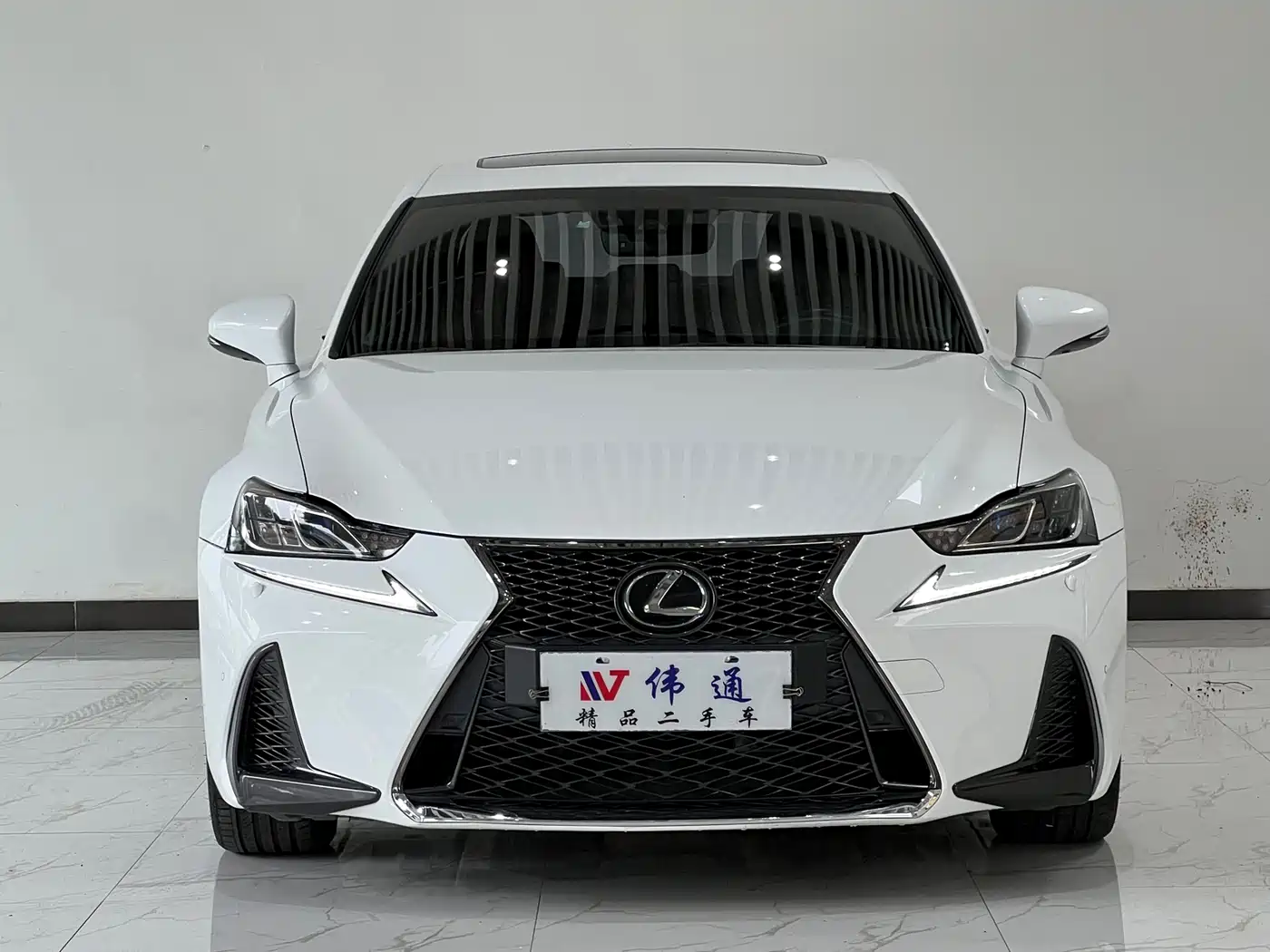 LEXUS IS