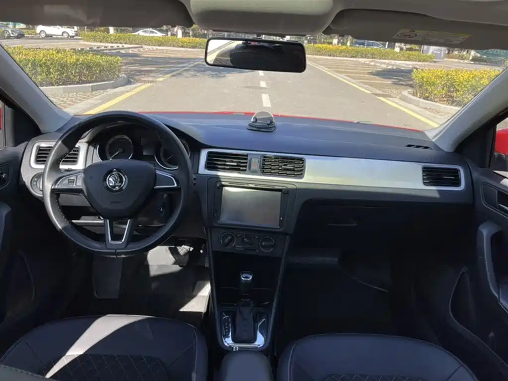 Škoda Skoda Rapid Spaceback 2019 Facelift 1.5L Automatic Comfort Version China VI фото 4