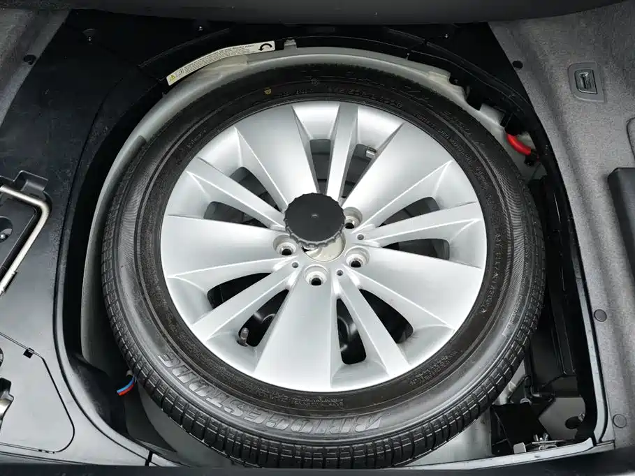 BMW 7 Series 2008 Model 730Li Leading фото 29