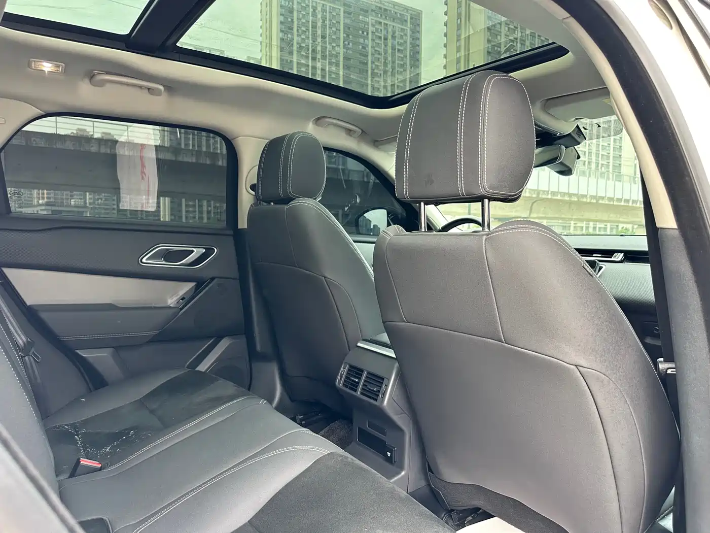 Land Rover Range Rover Velar 2020 P250 фото 12
