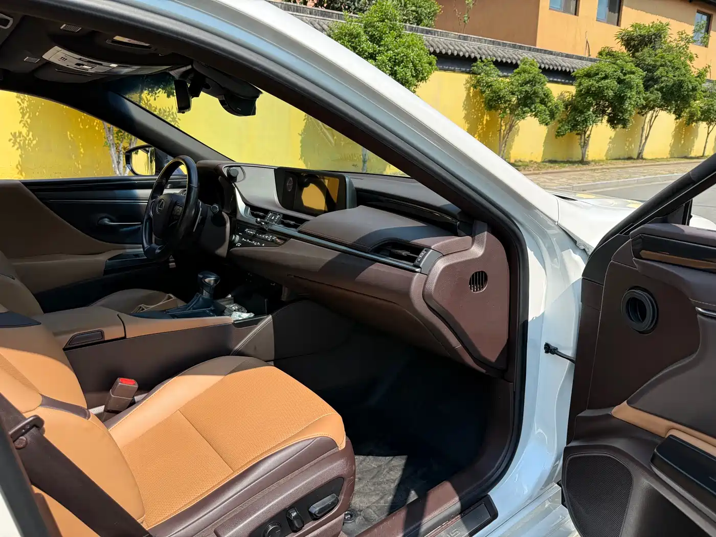 Lexus ES 2020 200 Luxury фото 13
