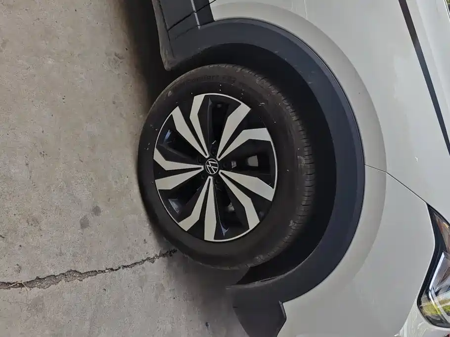 Volkswagen Tharu 2025 2025 Model Rising Star 1.5L Advance Edition
