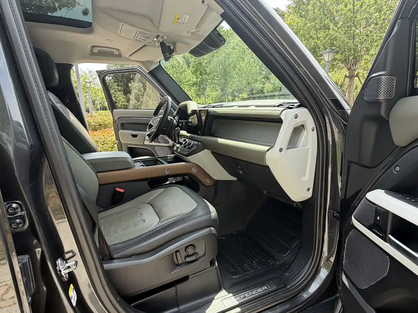 Land Rover Defender 2022 110 P400 X-DYNAMIC HSE фото 15