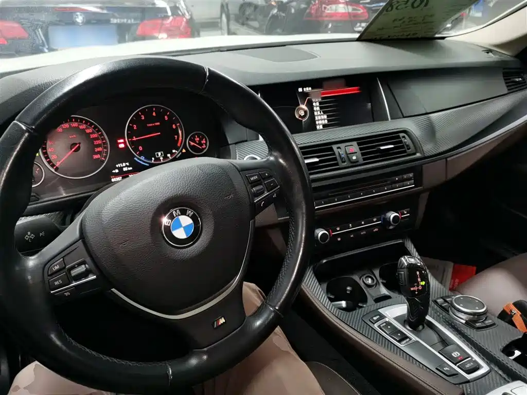 BMW 5 Series 2014 525Li Luxury Design Package фото 12