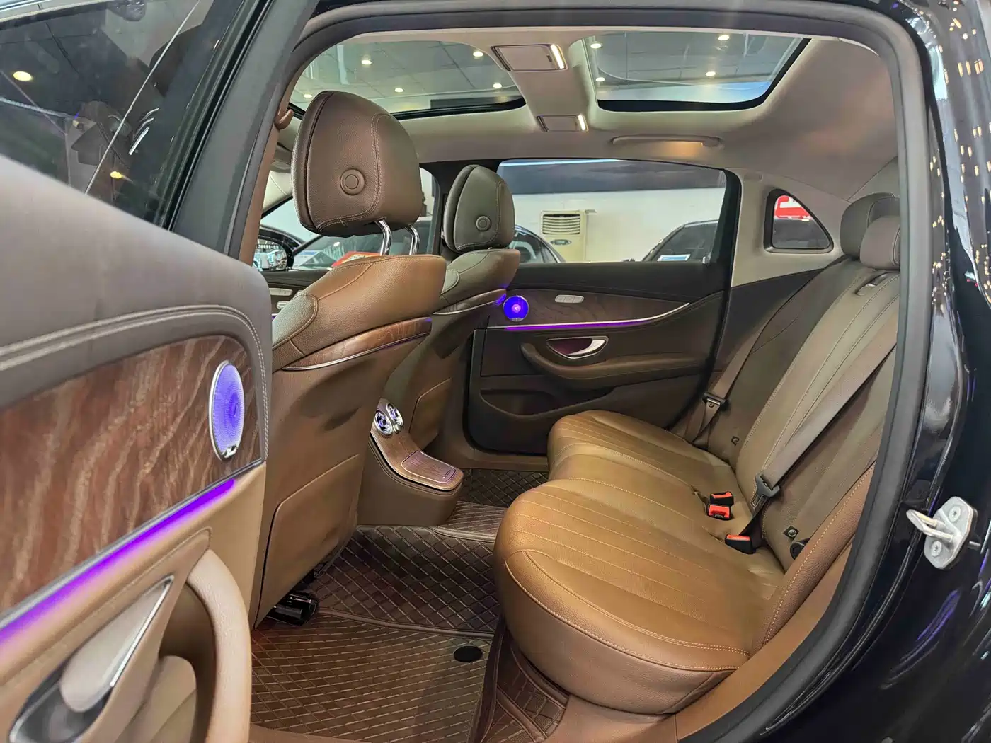 Mercedes-Benz E-Class 2023 E 300 L Fashion фото 11