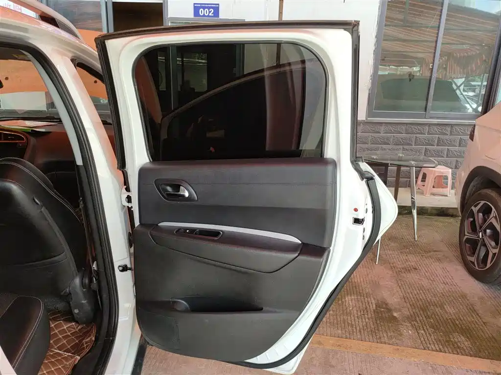 Peugeot 3008 2016 1.6THP Automatic Classic Edition фото 20