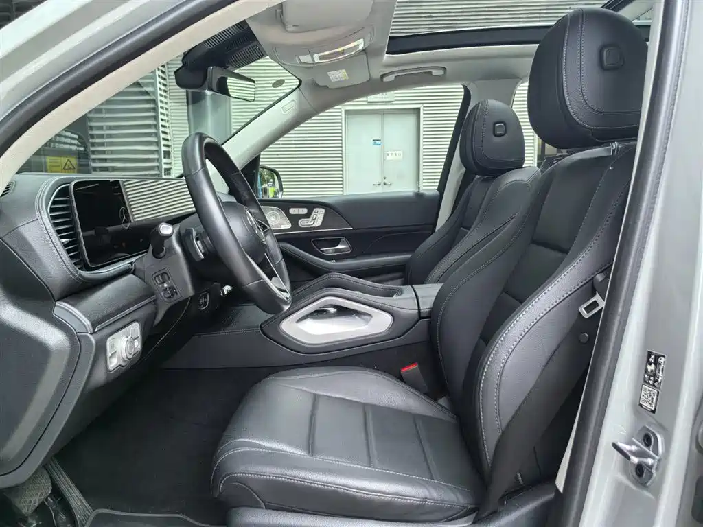 Mercedes-Benz GLE 2024 GLE 450 4MATIC Luxury фото 3