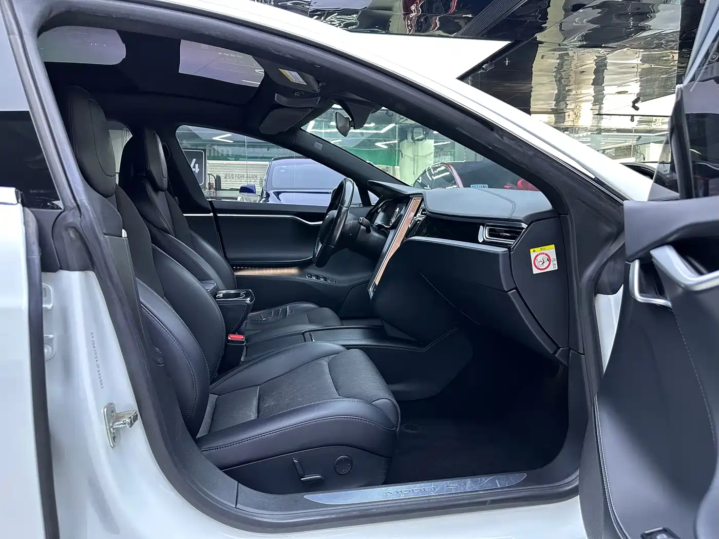Фото 11 - Tesla Model S