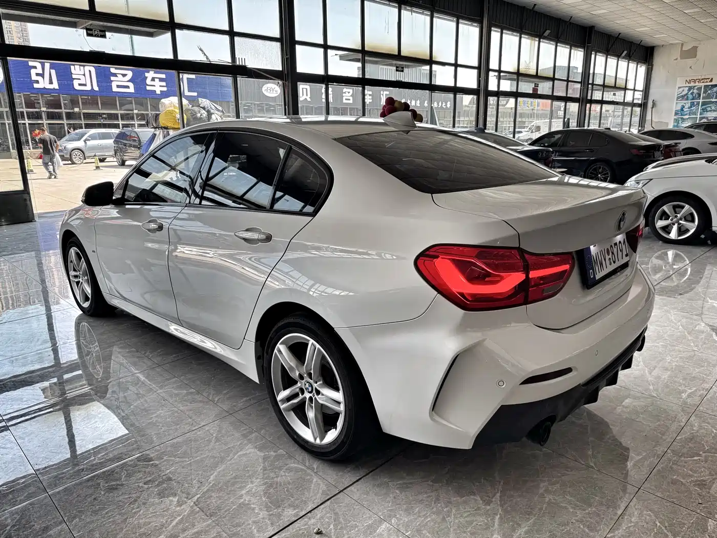 BMW 1 Series 2021 Facelift 120i M Sport Shadow Edition фото 6