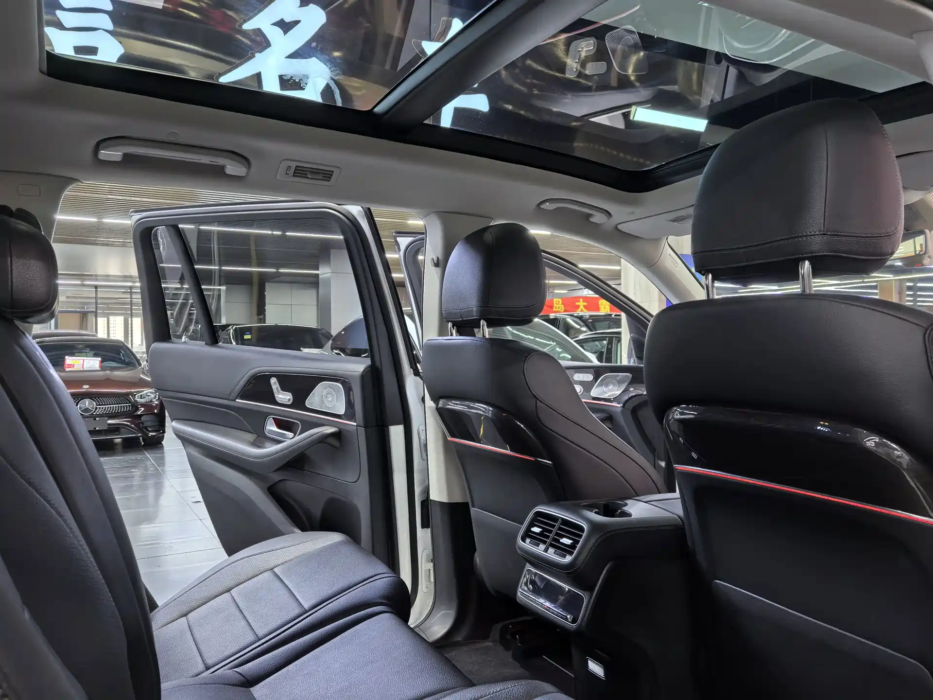 Фото 10 - Mercedes-Benz GLS