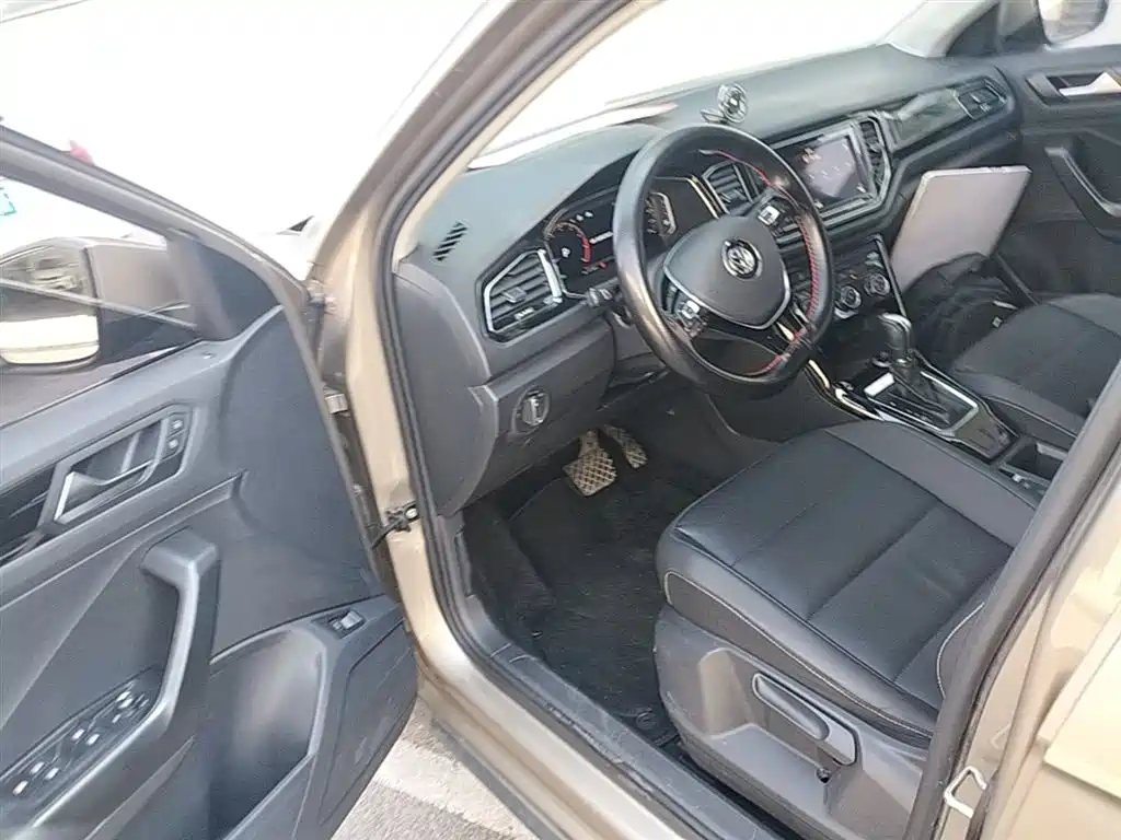 Volkswagen T-ROC 2020 280TSI DSG 2WD Comfort фото 16