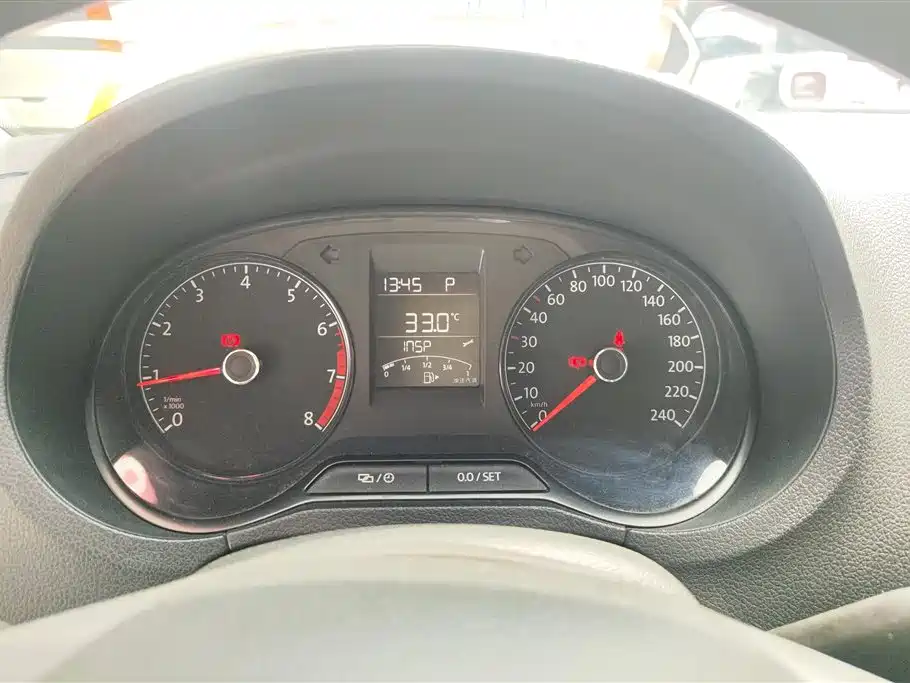 Volkswagen Polo 2016 1.4L Automatic Trend фото 14