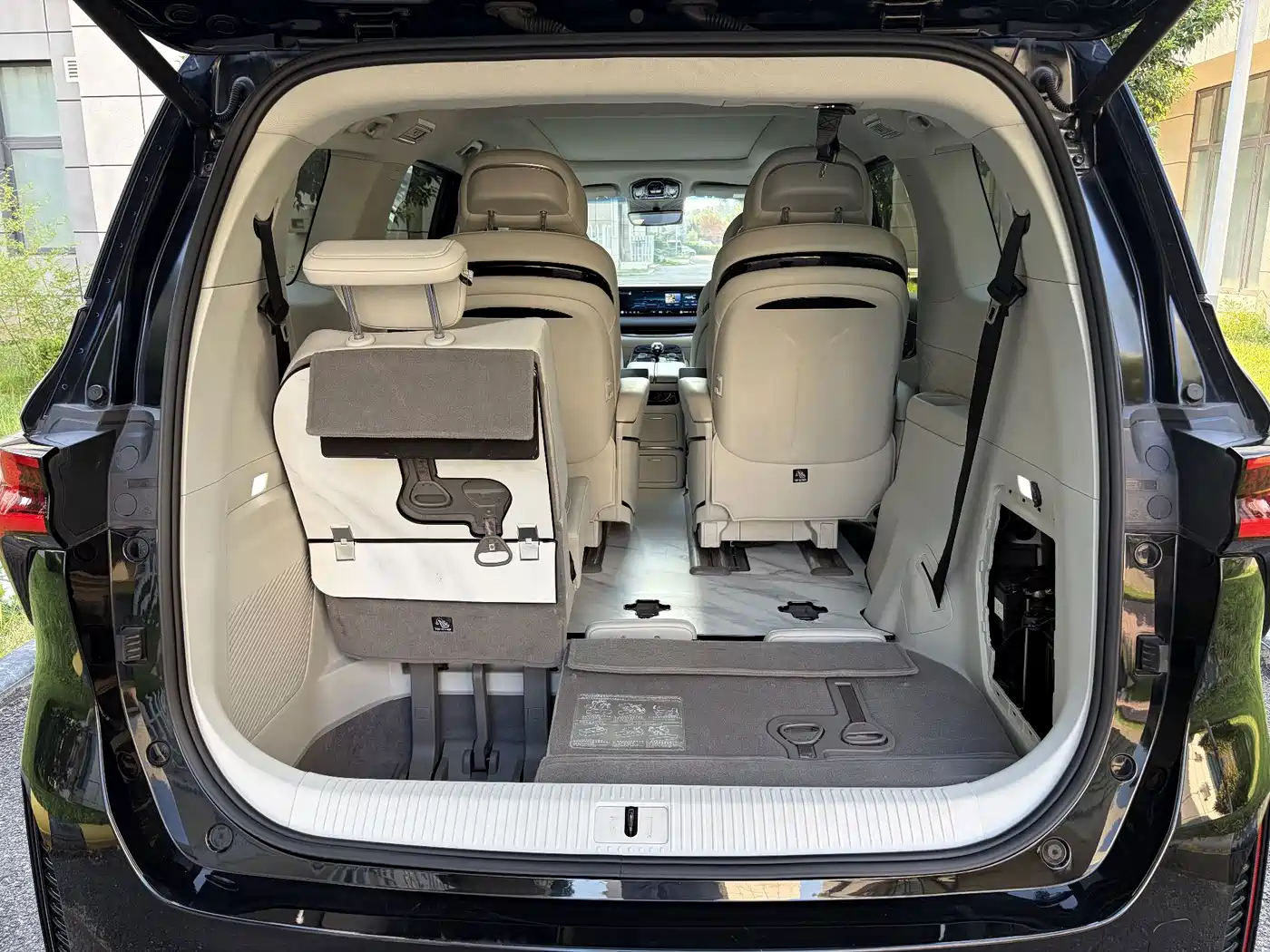Dongfeng Fengxing Starlight V9 2024 2024 1.5TD 200km Cloud Ladder Series Premium