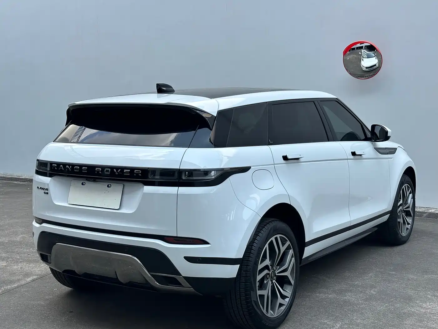 Land Rover Range Rover Evoque 2022 Facelift Range Rover Evoque L 249PS R-Dynamic Luxury фото 14