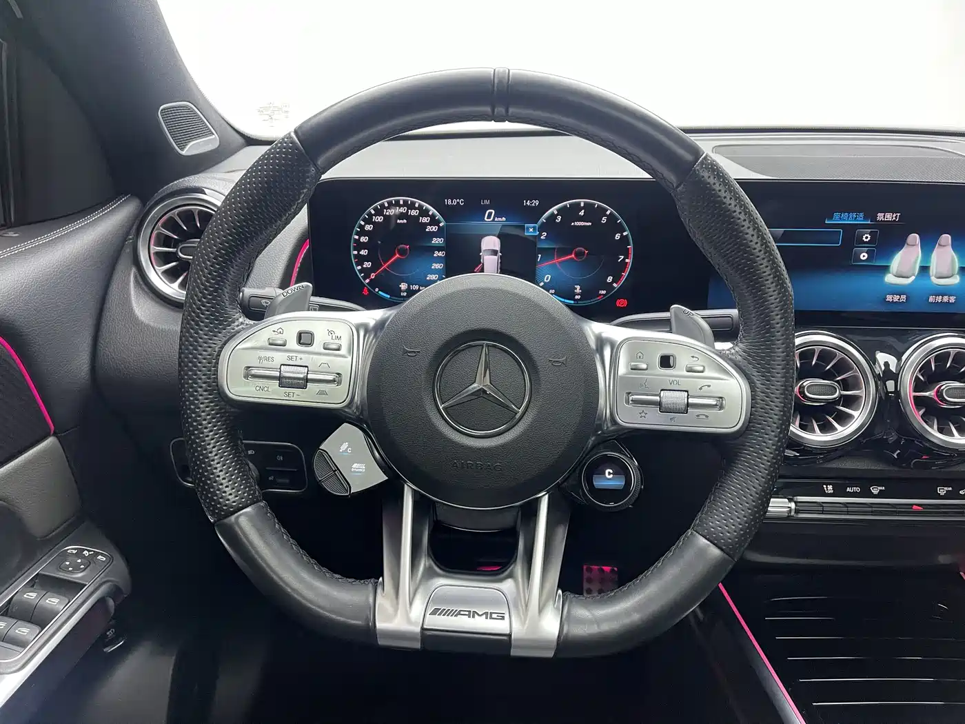 Mercedes-Benz GLB AMG 2021 AMG GLB 35 4MATIC фото 12