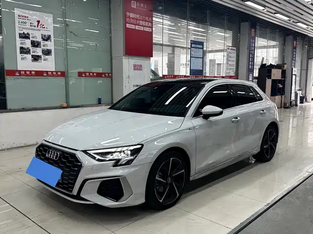 Audi A3 2021 Sportback 35 TFSI Fashion Sport — фото 1