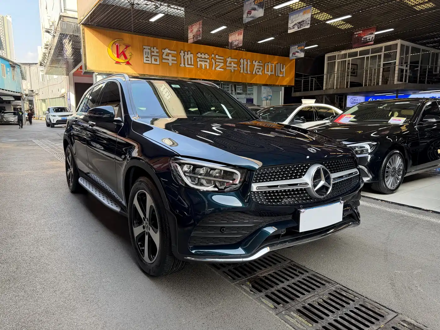 MERCEDES-BENZ GLC