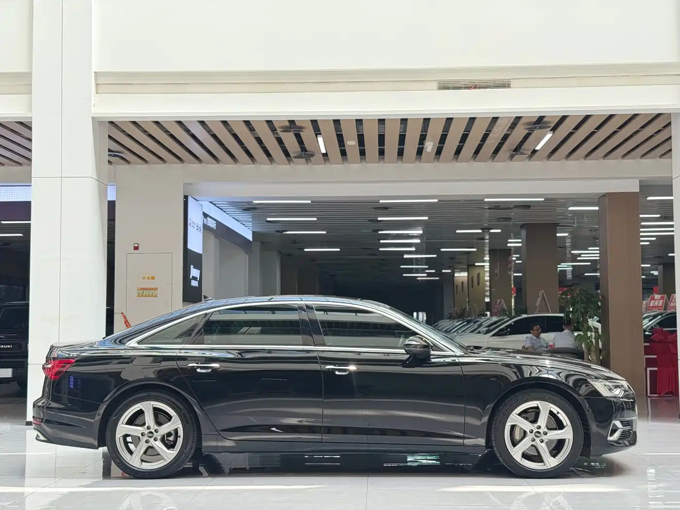 Фото 4 - Audi A6L