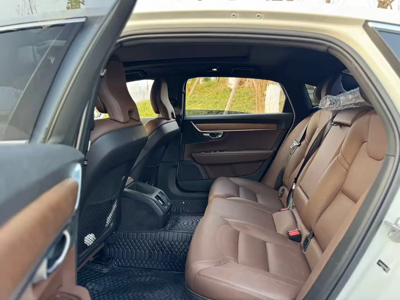 Фото 10 - Volvo S90