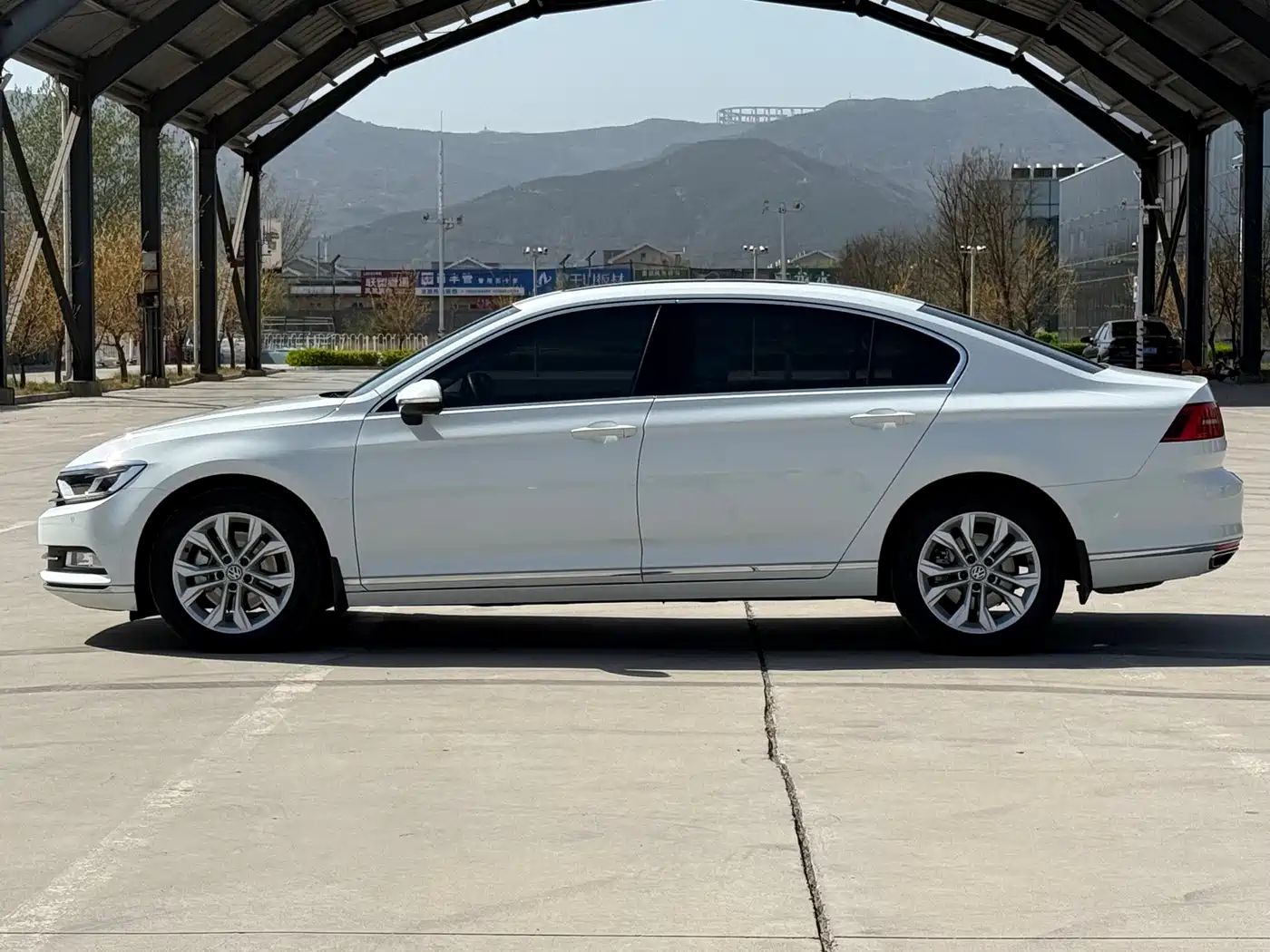 Volkswagen Magotan 2018 330TSI DSG Luxury фото 4