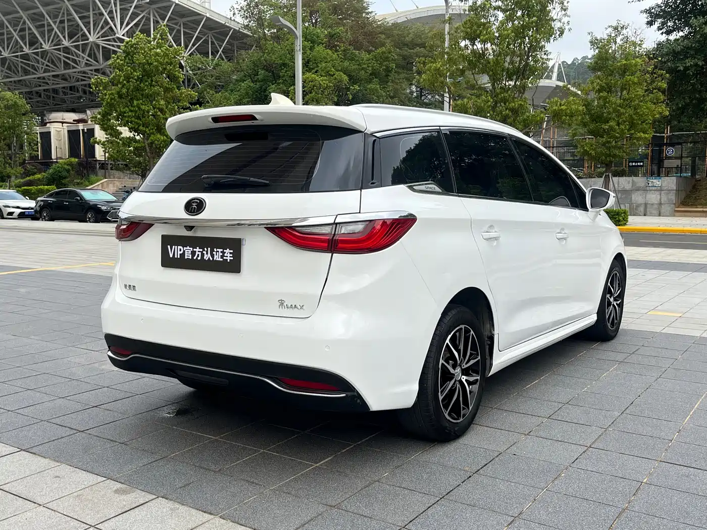 BYD Song MAX 2017 1.5T Auto Smart Connect Premium 7-seater фото 3