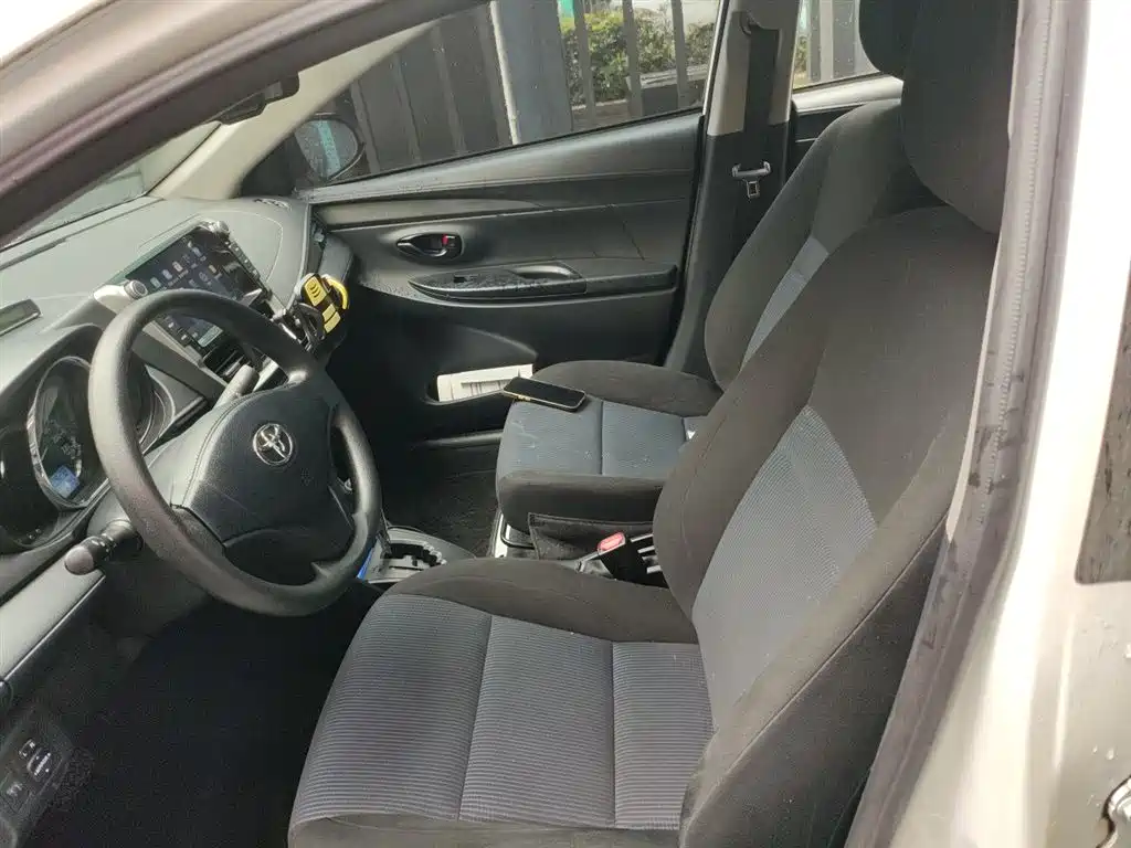 Toyota YARiS L Zhi Xiang 2017 1.5E CVT Charming Edition фото 8