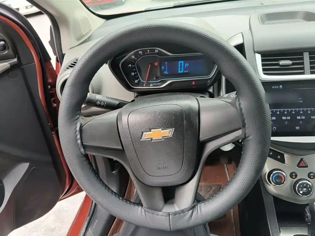 Chevrolet Aveo 2014 Sedan 1.4SL AT Fashion Edition фото 11