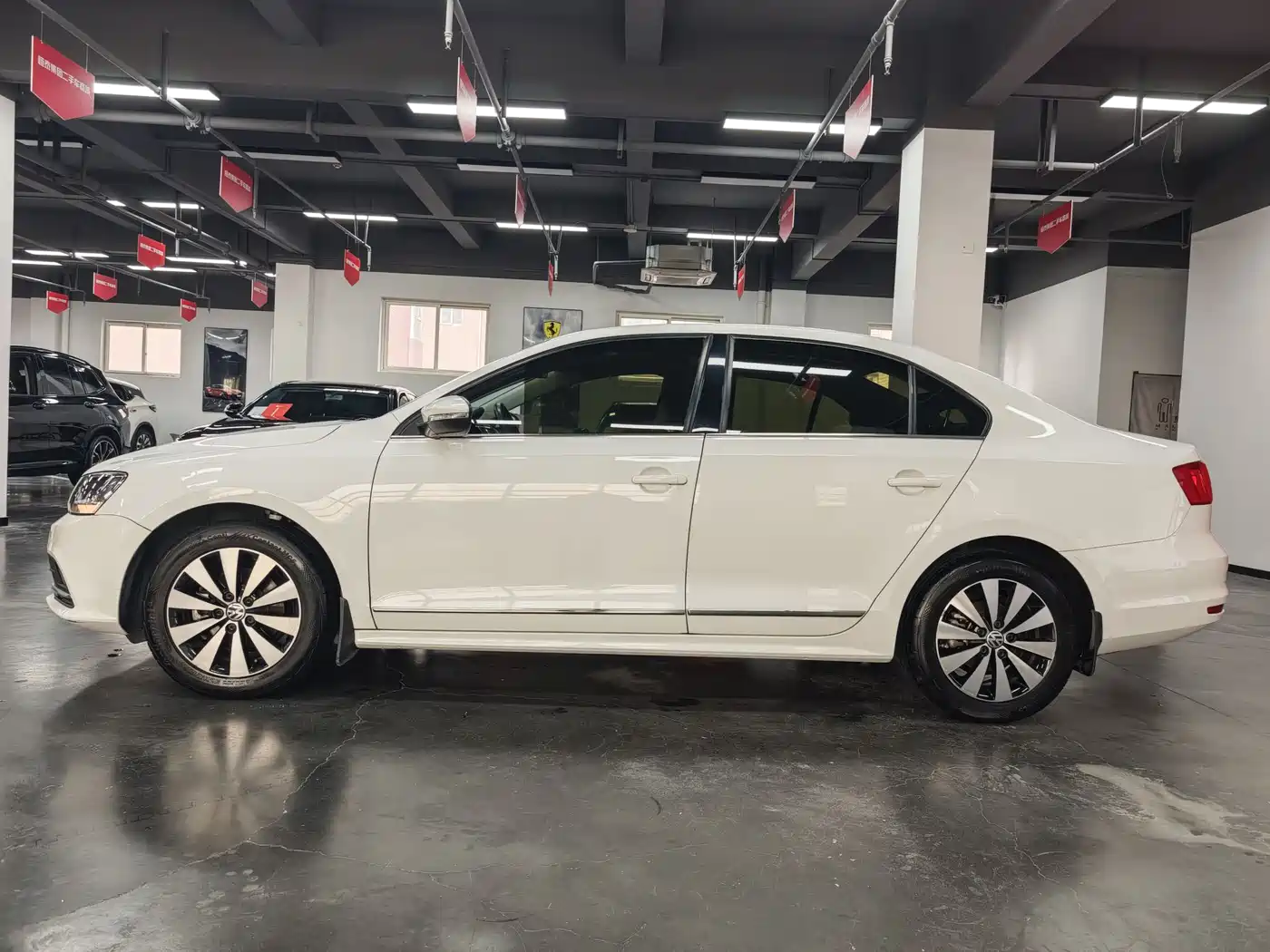 Volkswagen Sagitar 2018 1.6L Automatic Comfort фото 10