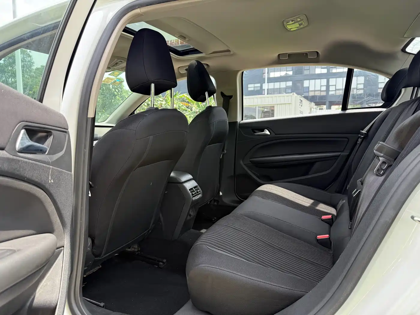 Peugeot 408 2018 Facelift 1.8L Automatic Luxury фото 11