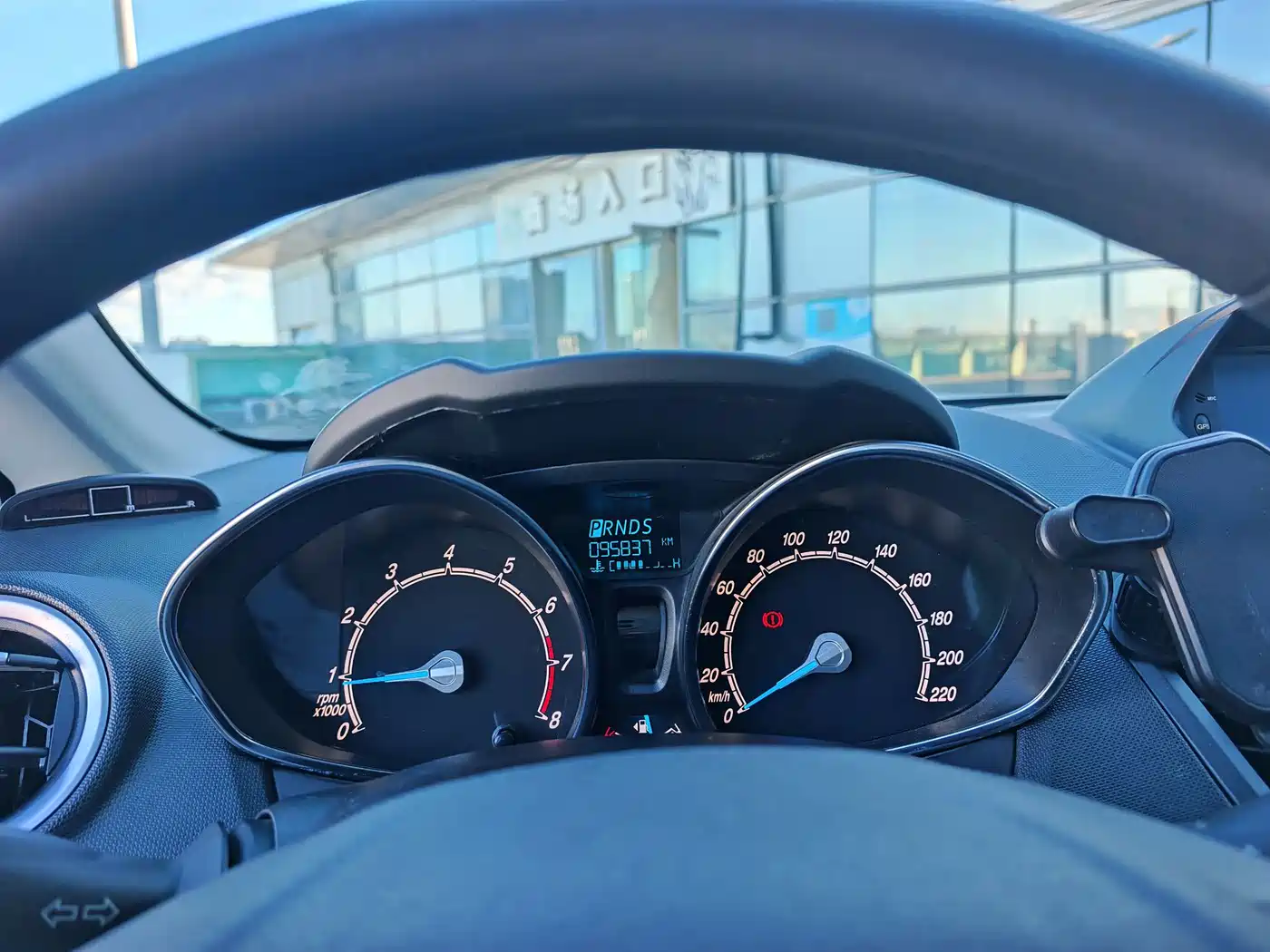 Фото 14 - Ford Fiesta