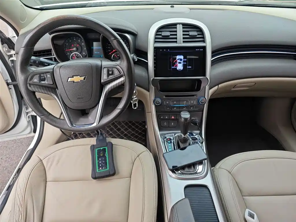 Chevrolet Malibu 2014 2.4L Automatic Luxury фото 10
