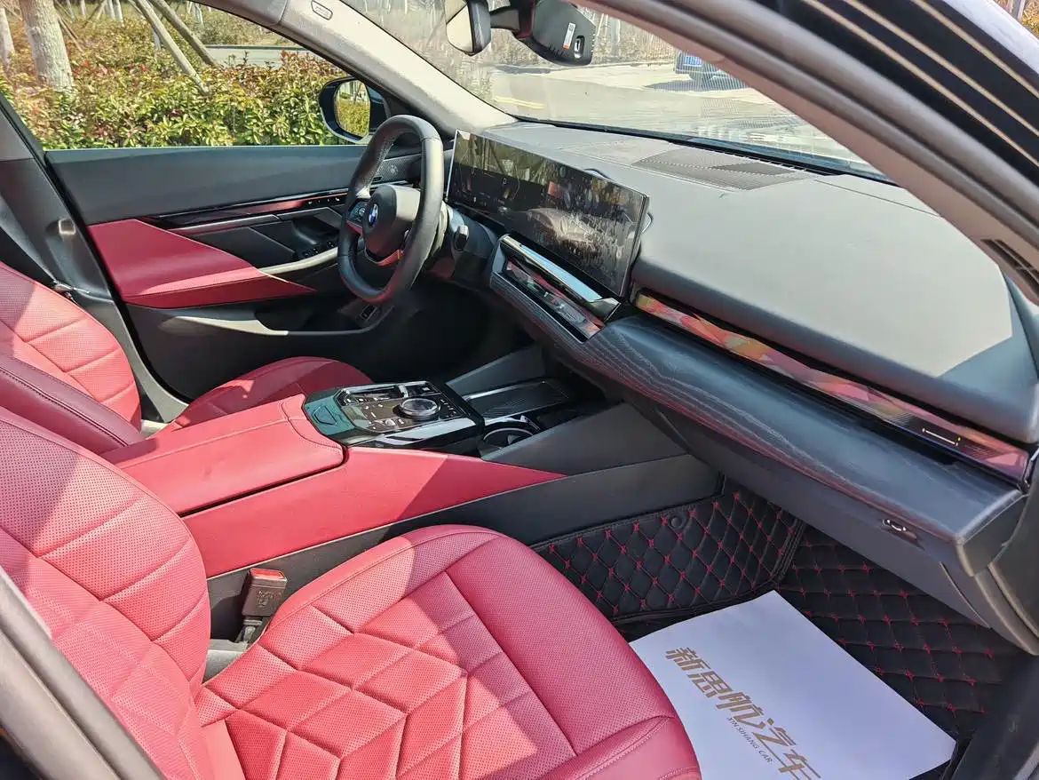 BMW 5 Series 2024 530Li Leading Model Luxury Package фото 20