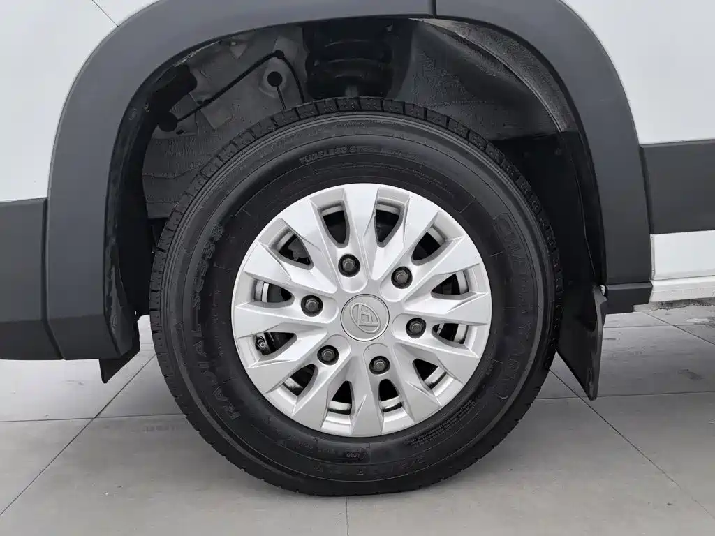 SAIC Maxus Xintu V90 2021 2020 2.0T Manual YunJie Edition FWD Single Rear Tire Long Wheelbase High Roof 7-seater