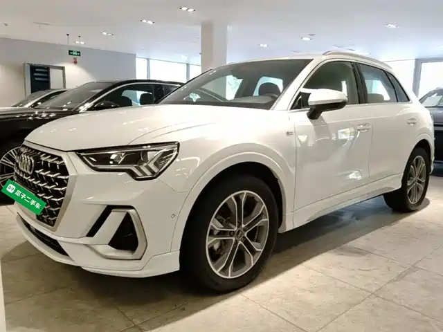Audi Q3 40 TFSI, Стиль Драйв