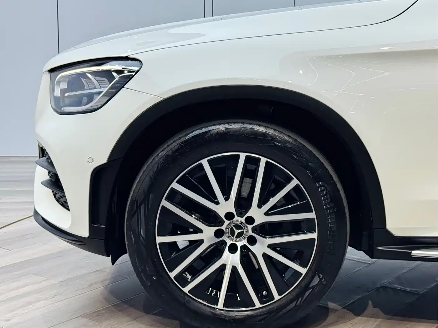 Mercedes-Benz GLC Coupe 2023 Model GLC 300 4MATIC Coupe SUV фото 22