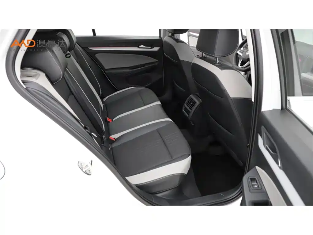 Volkswagen Golf 2023 Facelift 280TSI DSG Pro фото 8
