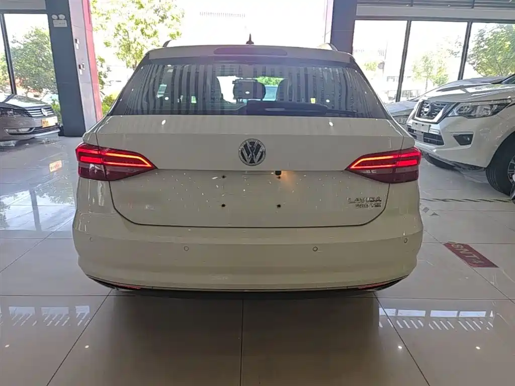 Volkswagen Lavida 2018 Hatchback 280TSI DSG Comfort Edition China V фото 6