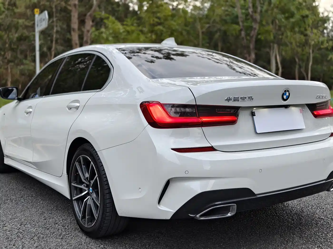 BMW 3 Series 2020 325Li M Sport Package фото 9