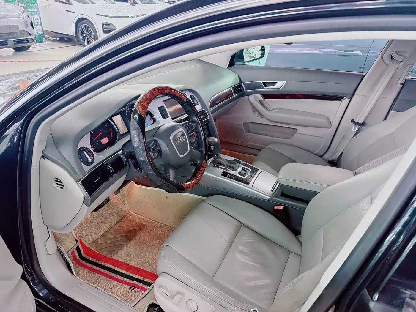 Audi A6L 2010 2.0 TFSI Automatic Standard фото 7