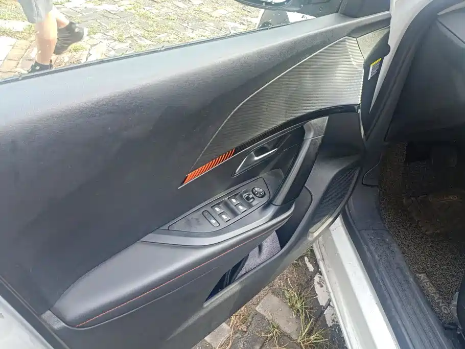 Peugeot 2008 2023 2022 230THP THE ONE