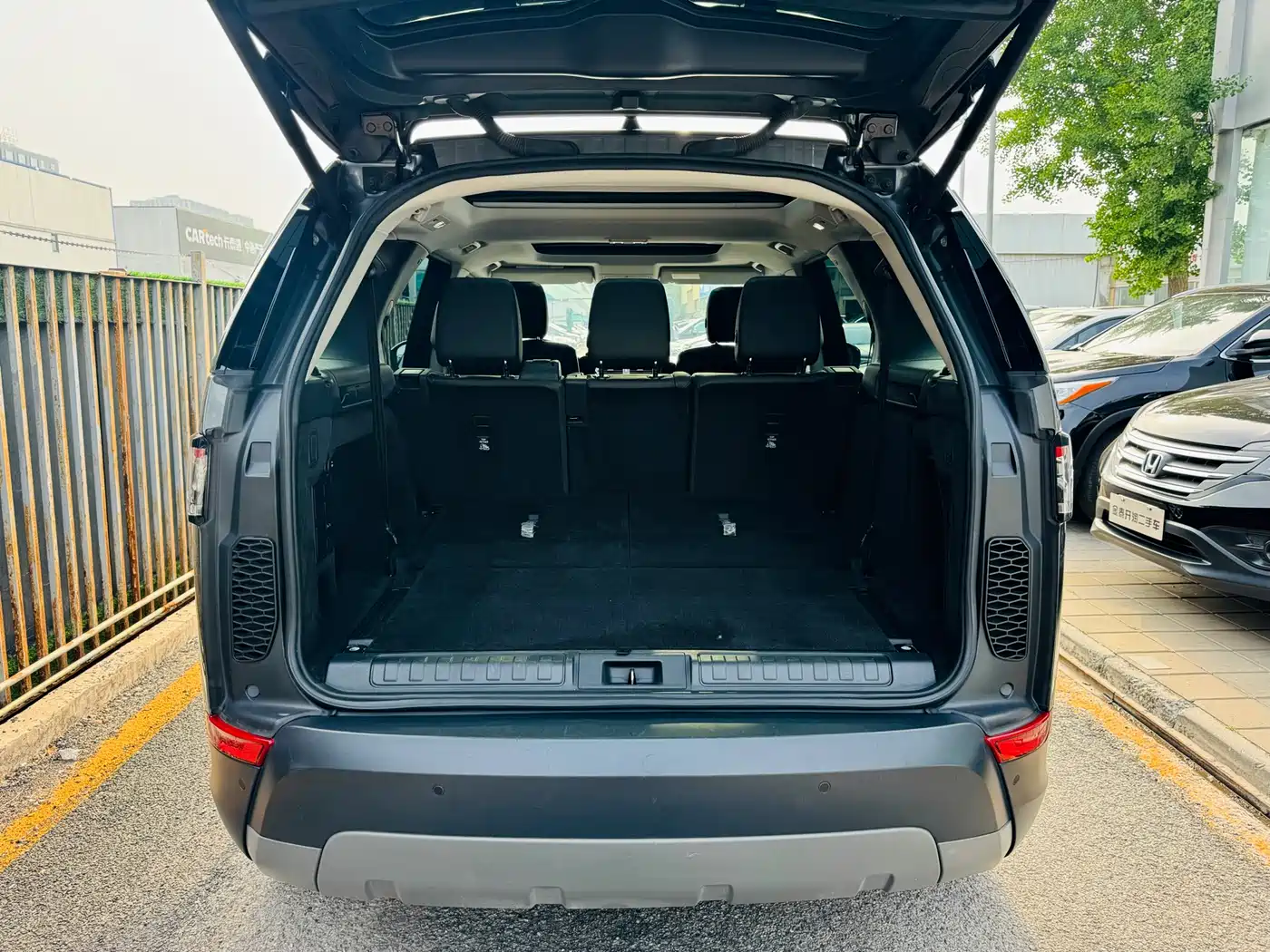 Land Rover Discovery 2017 3.0 SC V6 SE фото 10